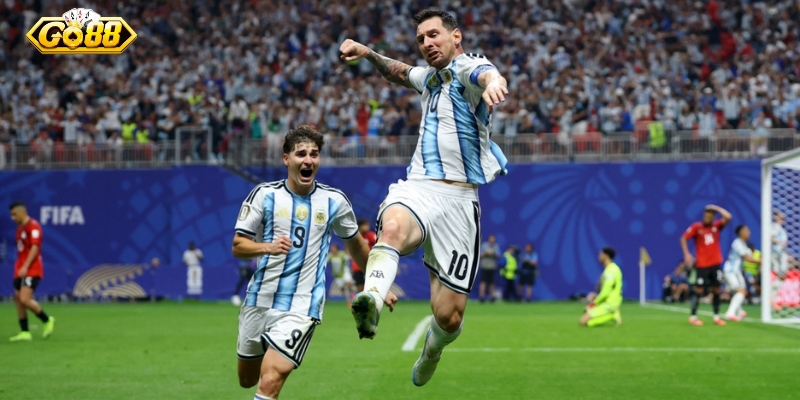 Argentina vs Ai Cập: Màn Ngược Dòng Điên Rồ Và Nước Mắt Của M10 Siêu phẩm gỡ hòa 2-2 của Messi
